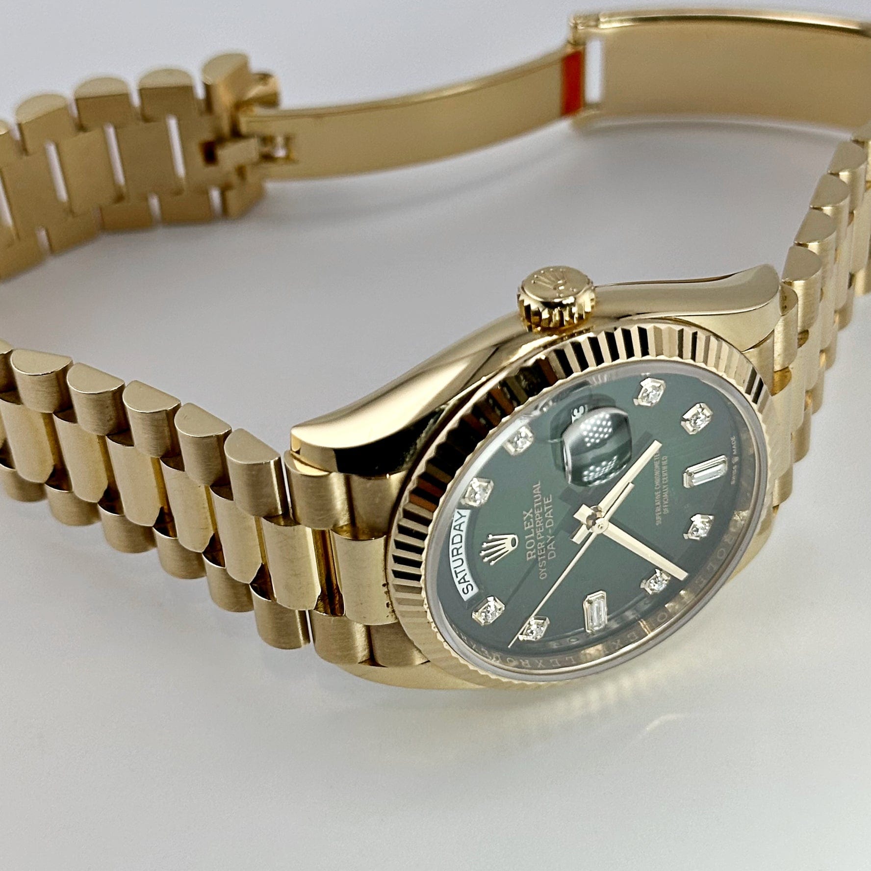 Rolex Day-Date 36 mm Oro Amarillo Esfera Degradada Verde con Diamantes