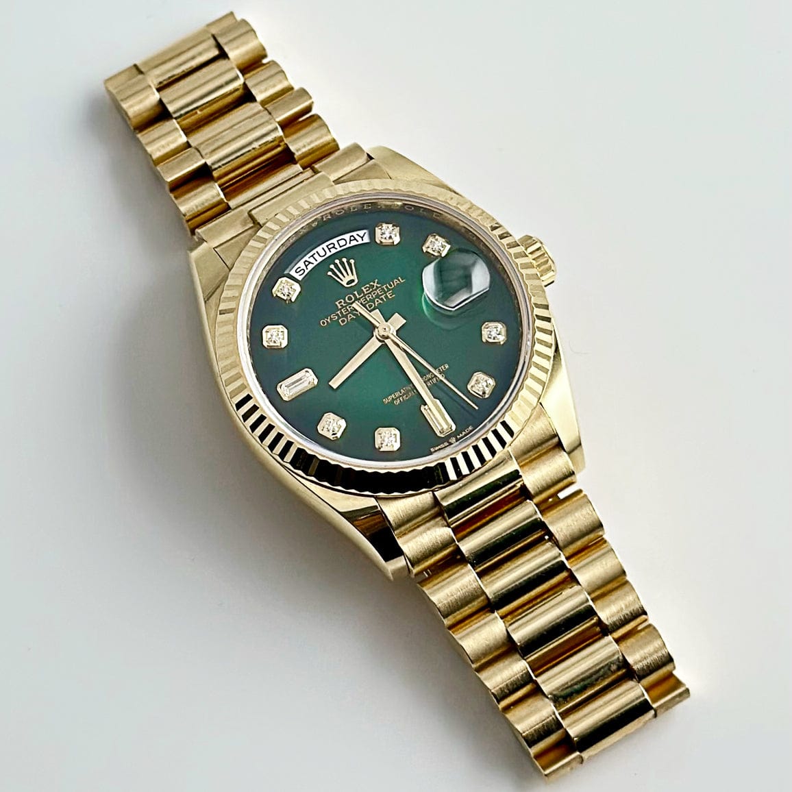 Rolex Day-Date 36 mm Oro Amarillo Esfera Degradada Verde con Diamantes