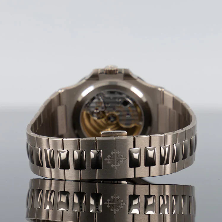 PATEK PHILIPPE 5811/1G-001